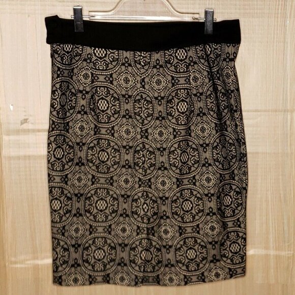 The Limited Knit Faux Lace Mini Skirt 4 - Picture 1 of 7